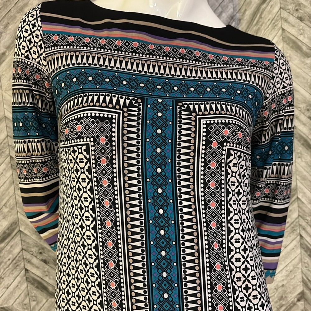 New York & Co. Shift Dress.  3/4 sleeves. Knee-length. Flattering pattern, small - Picture 4 of 9